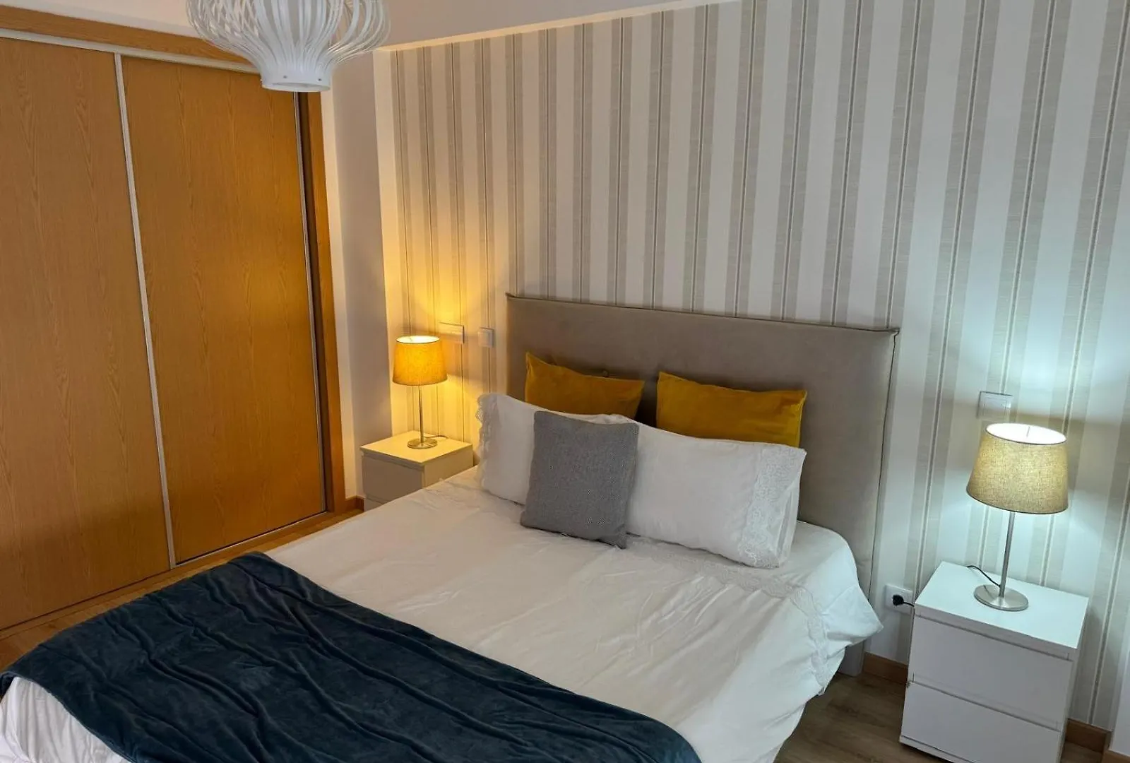 Modern 2 Bed Apartment 5Km Carvoeiro Lagoa (Algarve)