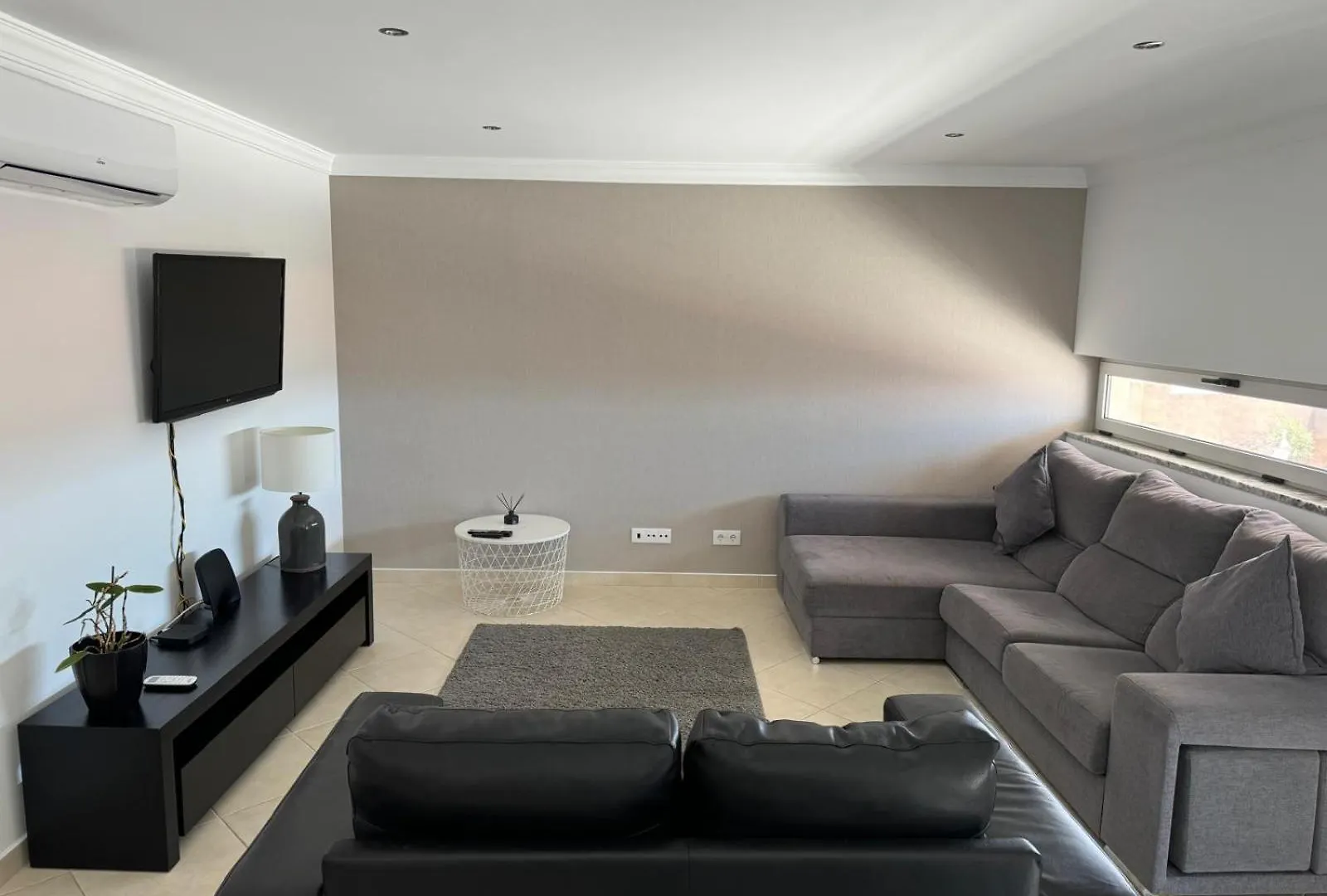 Modern 2 Bed Apartment 5Km Carvoeiro
