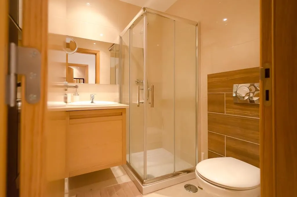 Modern 2 Bed Apartment 5Km Carvoeiro