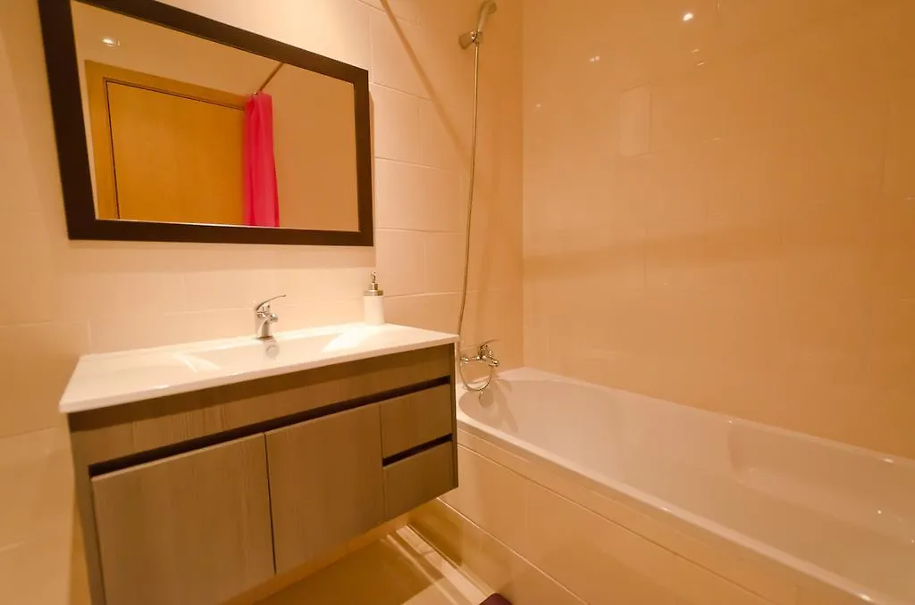Modern 2 Bed Apartment 5Km Carvoeiro