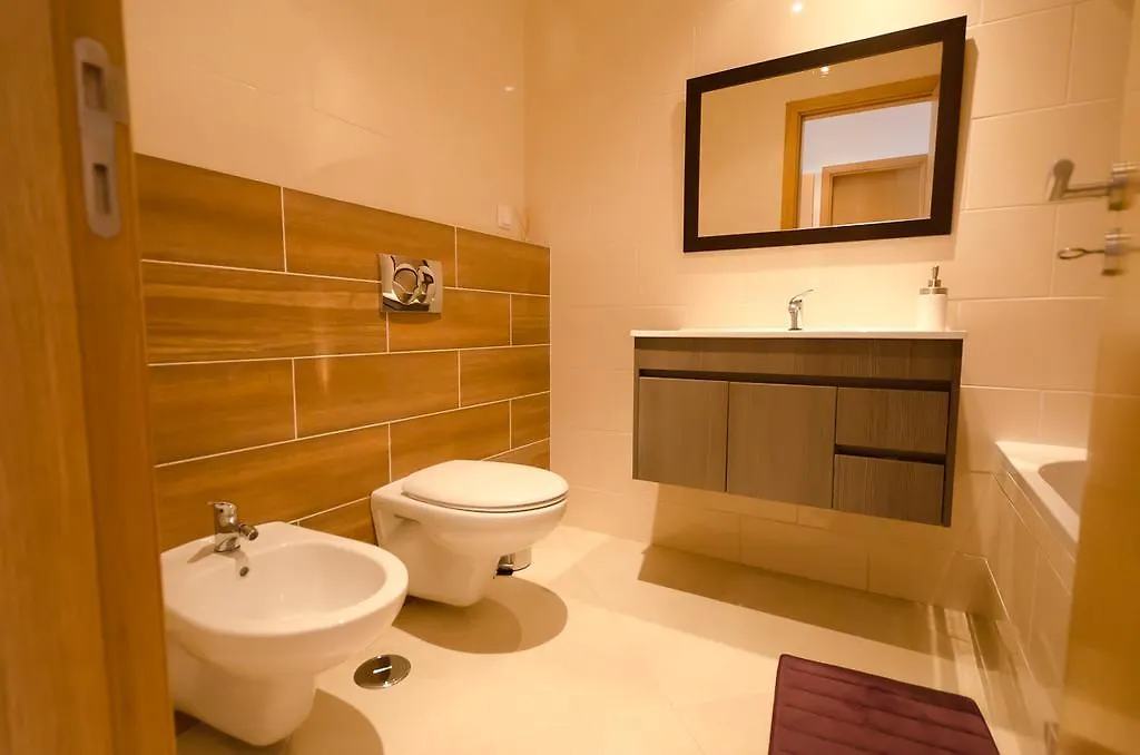 Modern 2 Bed Apartment 5Km Carvoeiro Portugal